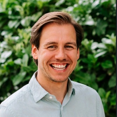 Portrait of Daniël Kalmann, independent procurement consultant